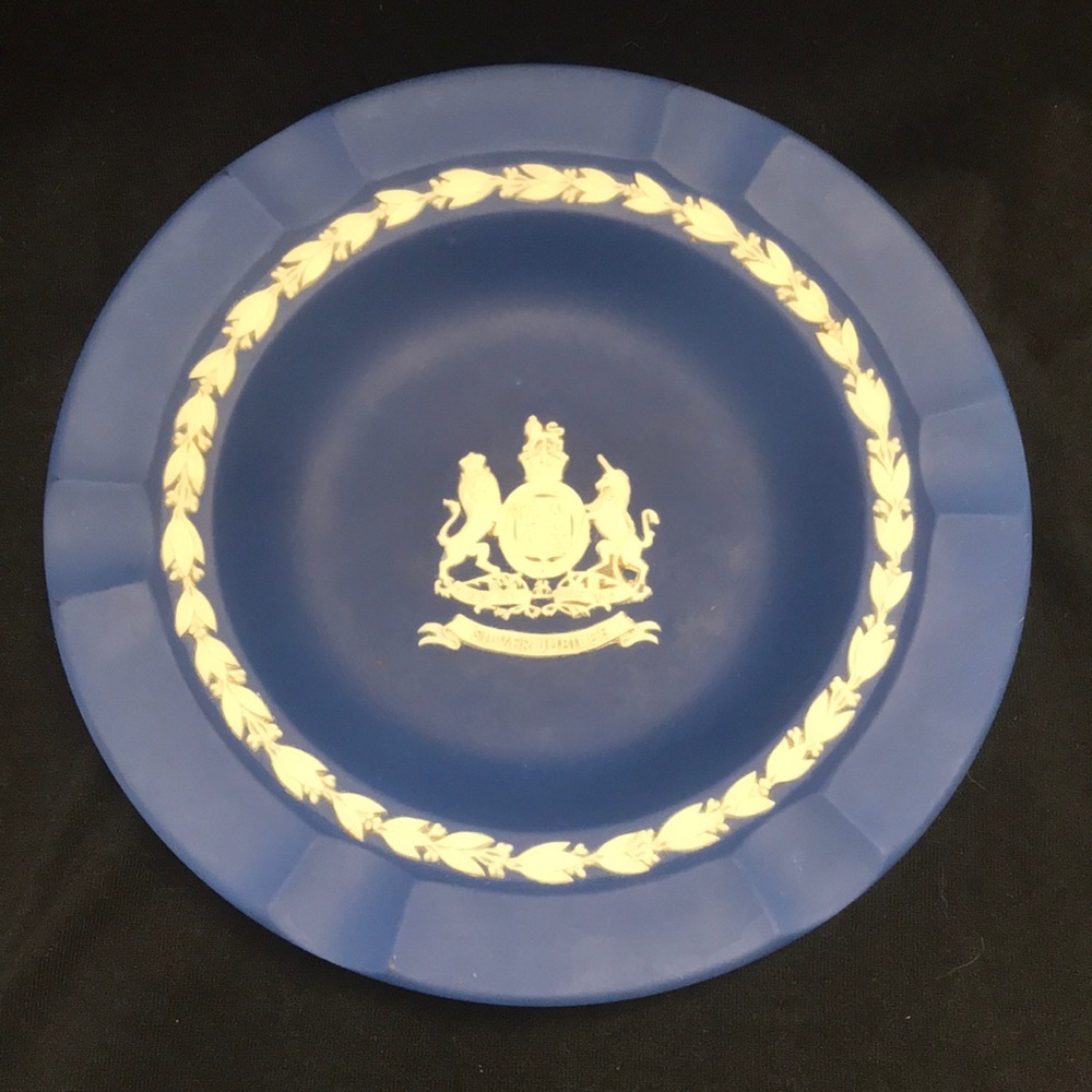 Wedgwood Jasperware Royal Blue/White Relief Silver‎ Jubilee Ashtray